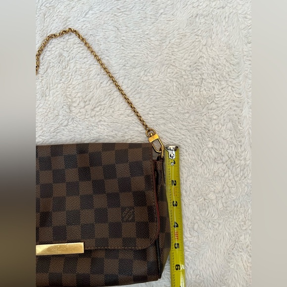 Louis Vuitton Favorite - Picture 9 of 16